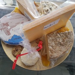 N'hésitez pas à me contacter pour créer votre plateau de fromage
